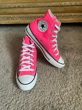 Converse Chuck Taylor Hi Trainer Sneakers in Hot Pink and White size 7